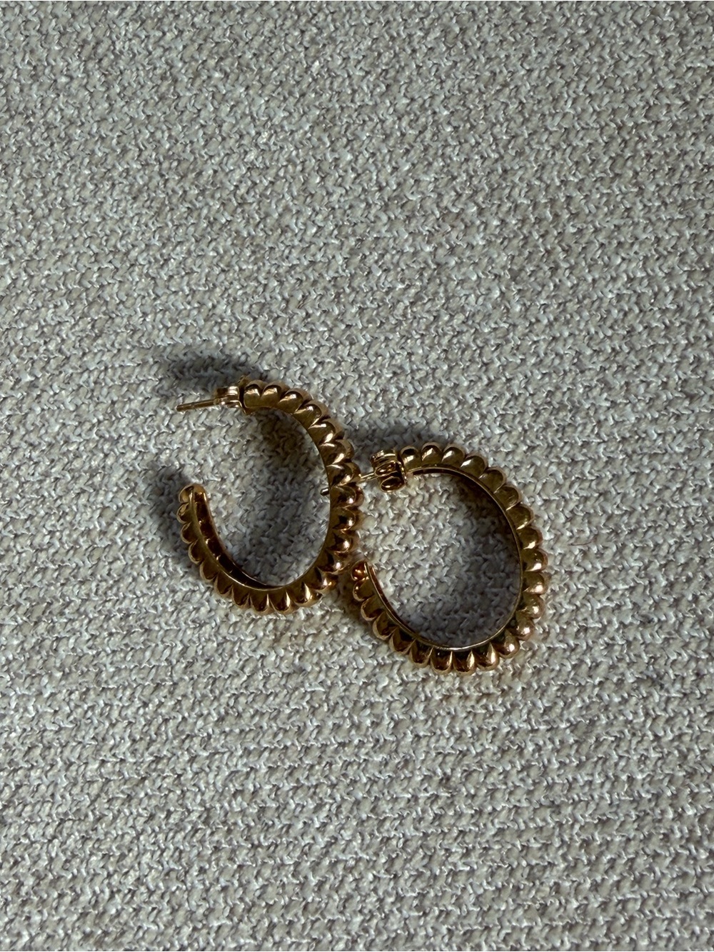 Mejuri Gold Scalloped Hoop Earrings - Women Jewelry